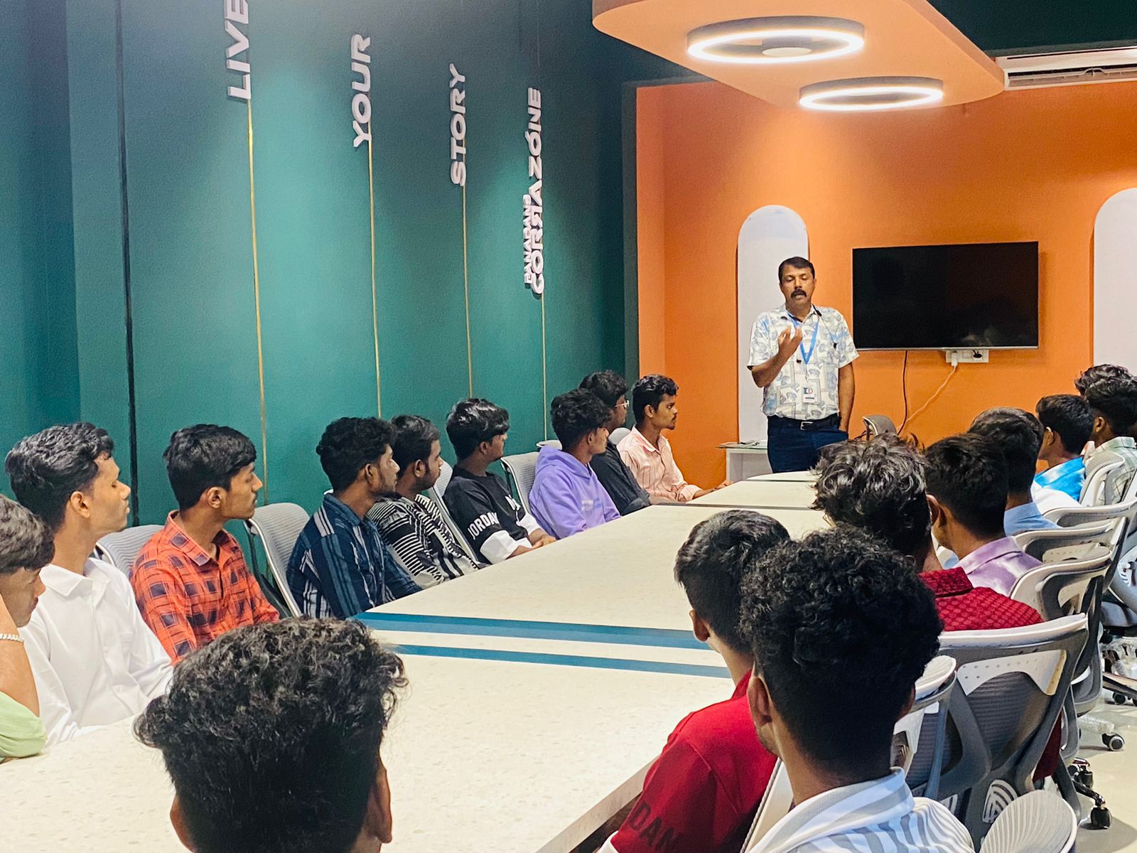 Internship/projects in noida